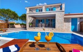 Awesome home in Privlaka with WiFi, Heated swimming pool and 3 Bedrooms